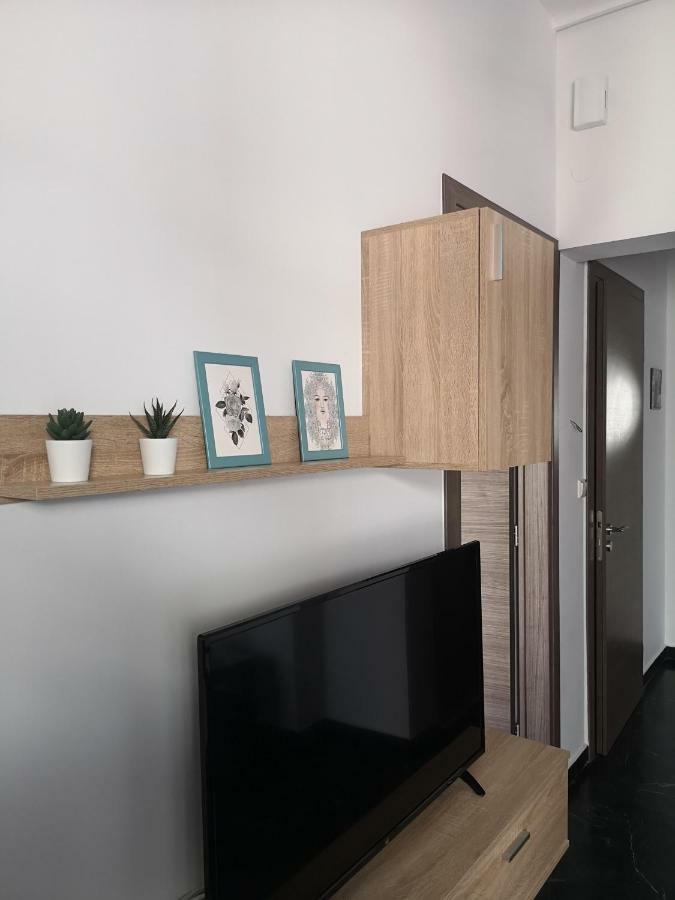 Explore Greece From Bright City Centre Apartment Chalkida Exterior photo